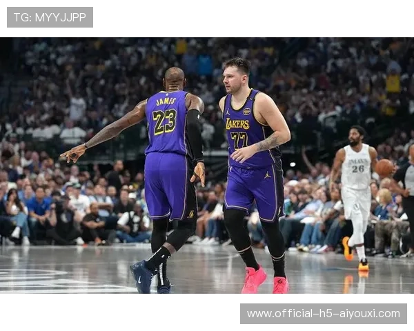 东契奇与里夫斯因伤缺席，湖人对阵开拓者，东契奇总得分能超过詹姆斯吗